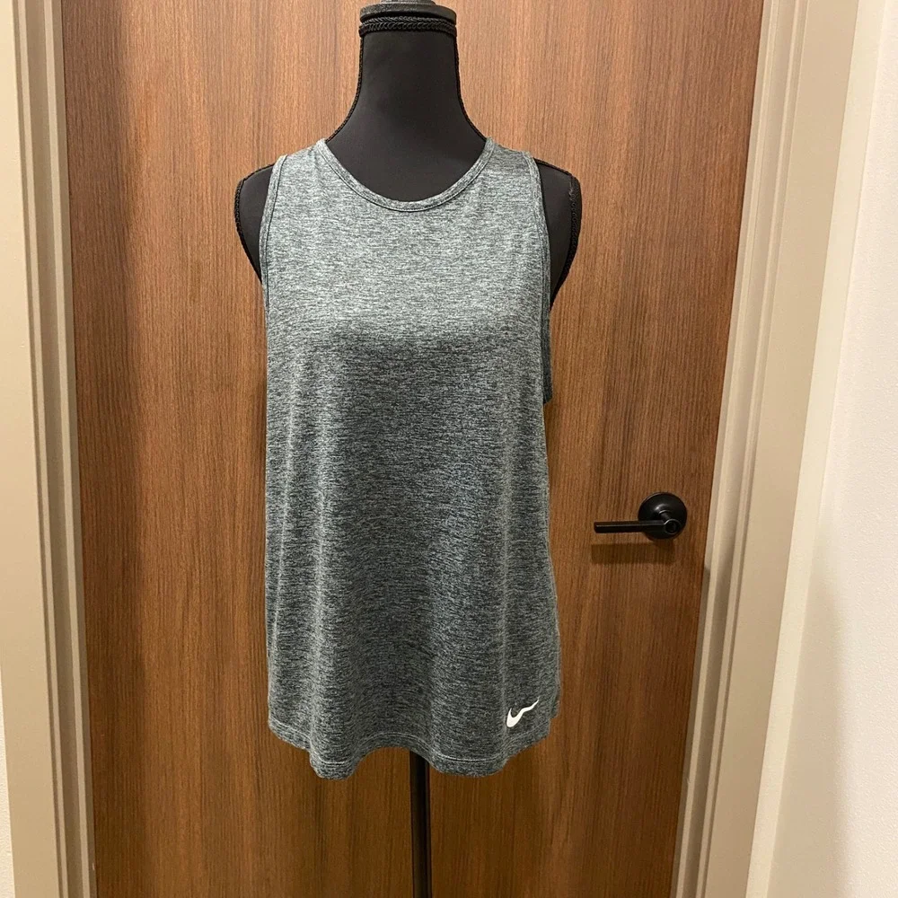 NIKE Dri-Fit Tomboy Tank Size M Gray Heathered Knit Muscle Athletic Sporty
